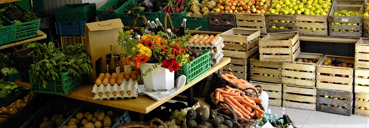 Hofladen mit Gemüse und Obst; Bild: Katrin Läpple/LEL 
